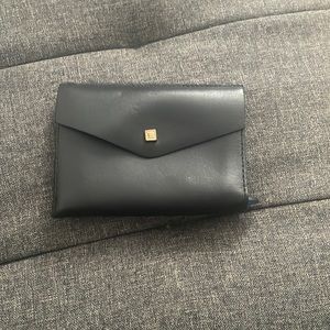 Lodi’s women’s wallet